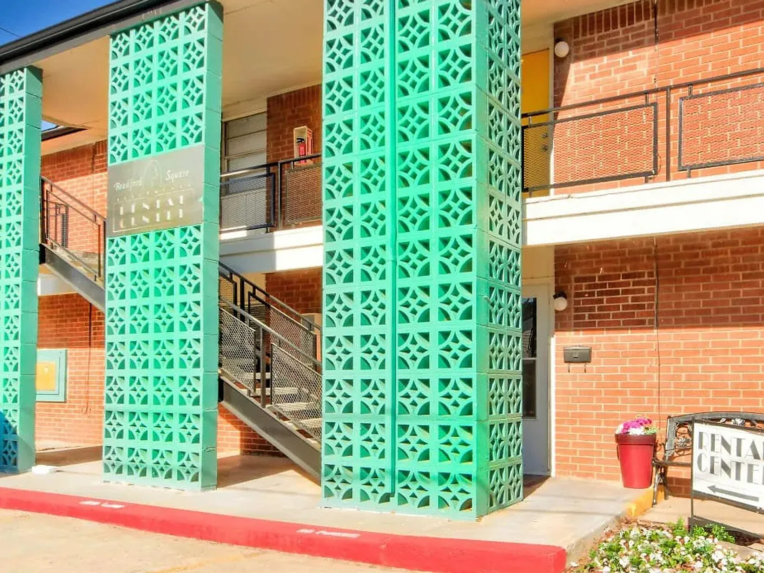 Bradford Square Apartments — Photo 4