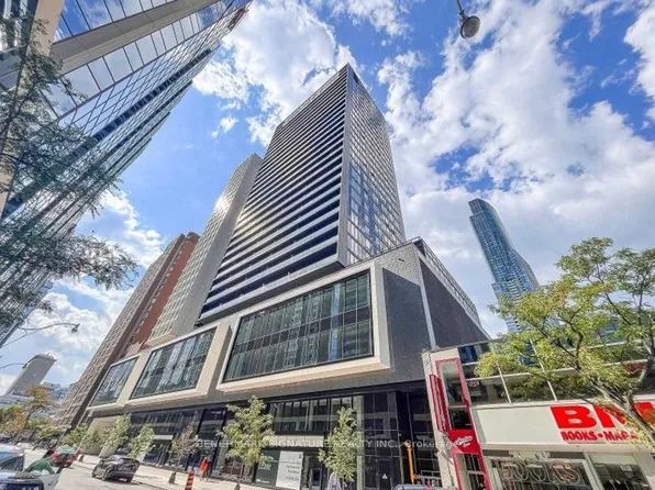 20 Edward St #2513, Toronto, ON M5G 0C5