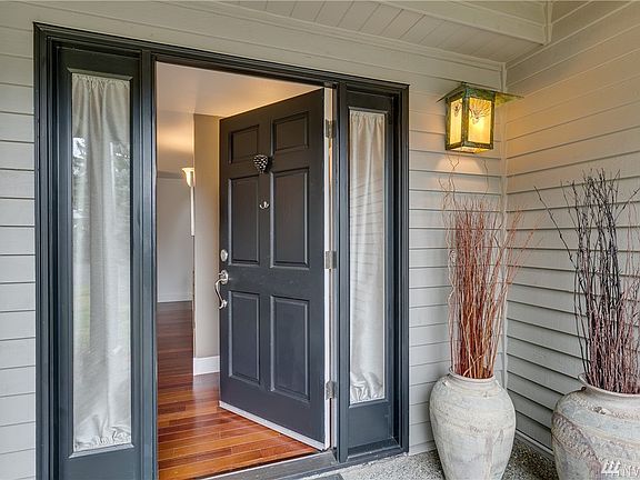 2nd image of 21059 NE 42nd St