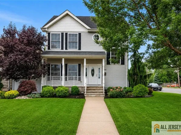 32 E Summit Ave, Sewaren, NJ 07077