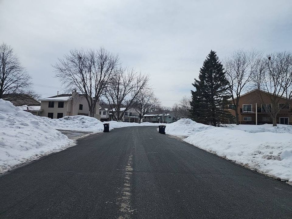 2nd image of 1582 Clemson Dr #B