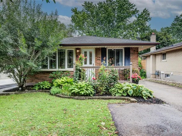 88 Pinedale Dr, Kitchener, ON N2E 1J7