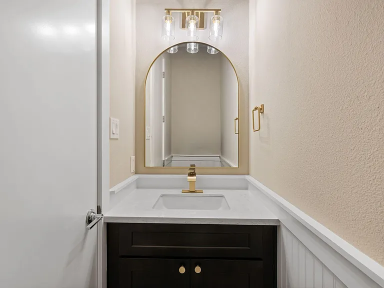 765 Grove St — Photo 8