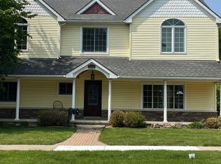 511 Baseline Rd, Northville, MI 48167