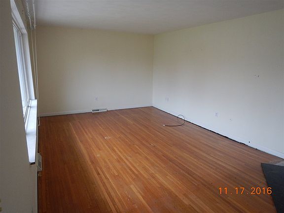 4th image of 5017 N Melody Ln