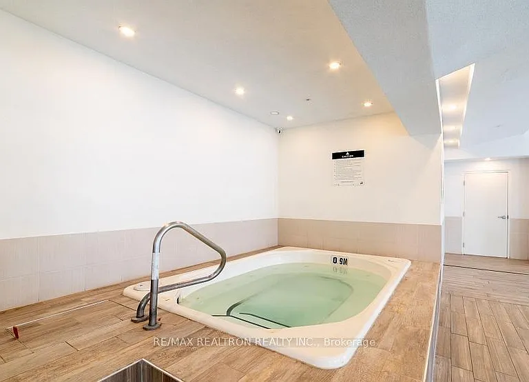 16 Harrison Garden Blvd #2407 — Photo 19
