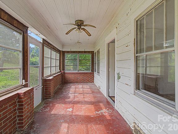 4th image of 47 Stone Cottage Rd