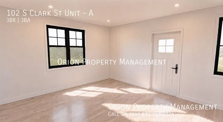 102 S Clark St — Photo 4