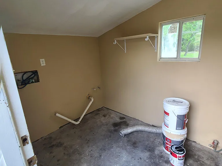 3281 Carey St — Photo 9