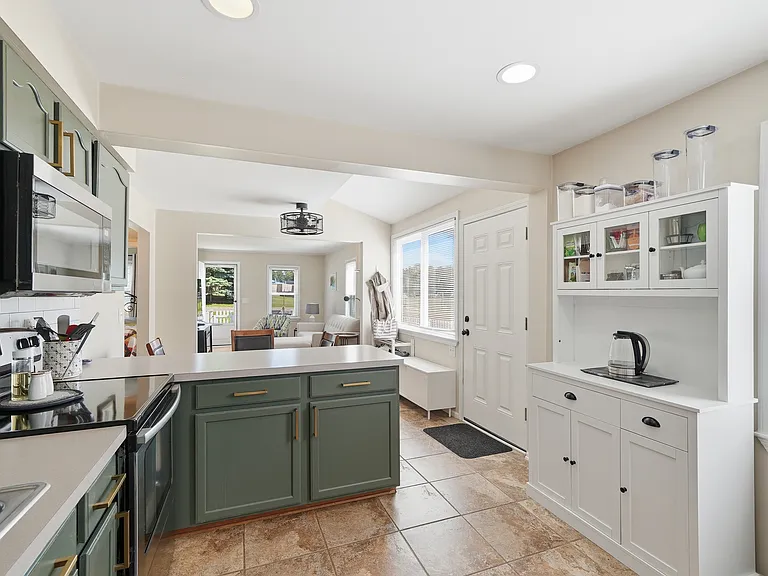 1105 Burgoyne Blvd — Photo 11