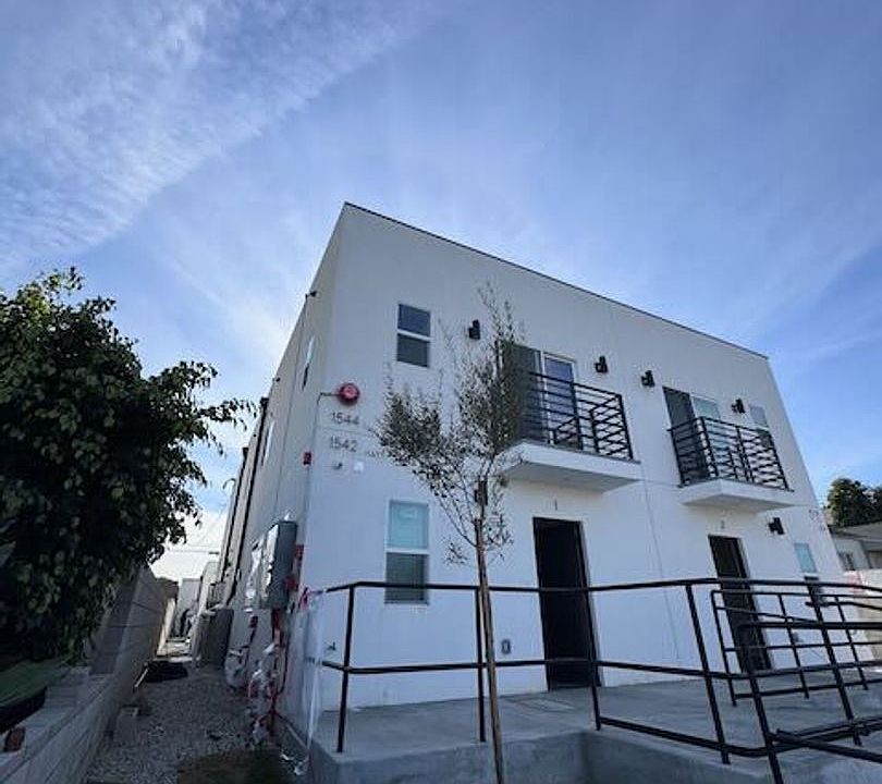 Building Photo 3