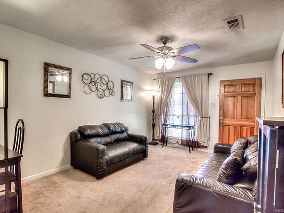 3rd image of 4911 Laurel Ln