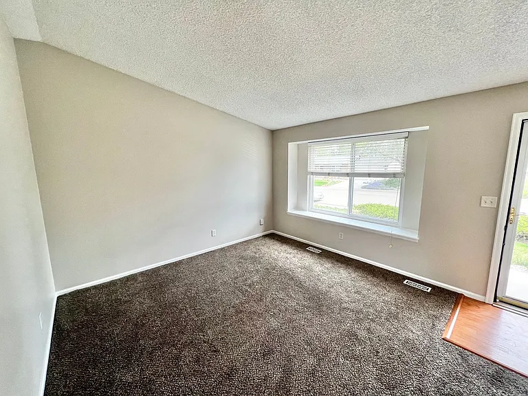 2336 Arctic Fox Dr — Photo 6