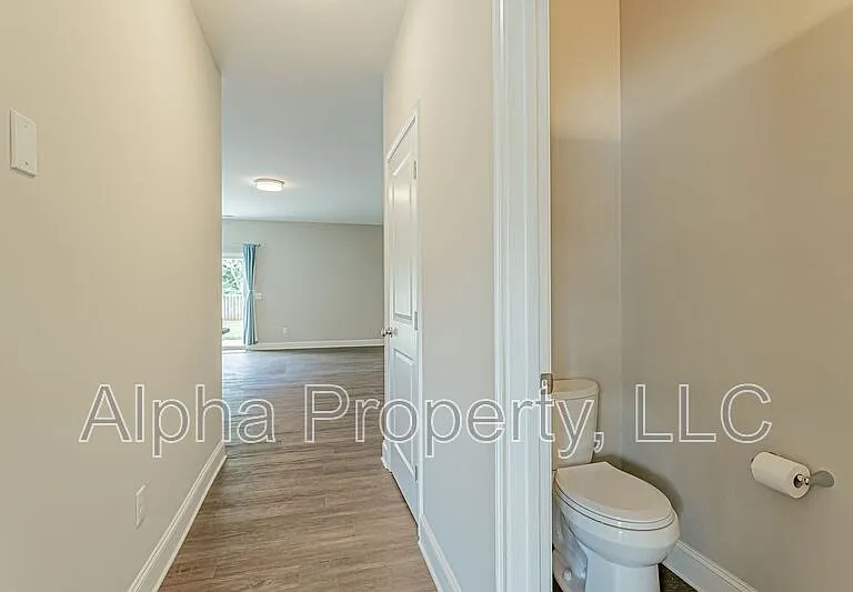 830 Chartwell Dr — Photo 4