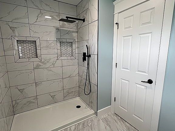 2nd image of 2144 Hermitage Dr