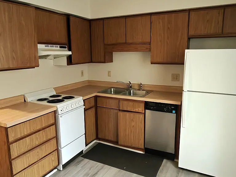710 Carolina Ave — Photo 6