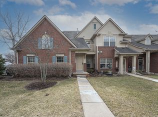 23851 Greenwood Dr, Flat Rock, MI 48134