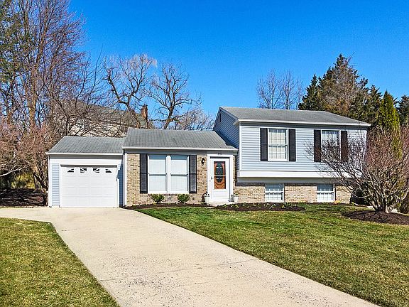 2nd image of 804 Bear Creek Ct