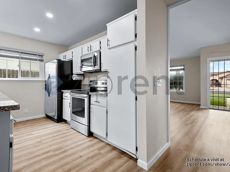 208 Richard Pl — Photo 12