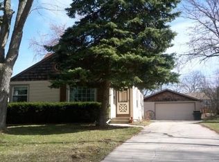 4364 Raymir Pl, Wauwatosa, WI 53222