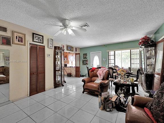 4th image of 15741 NE 15th Ct