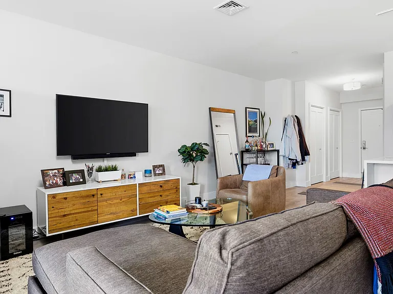 70 Bremen St #407 — Photo 3