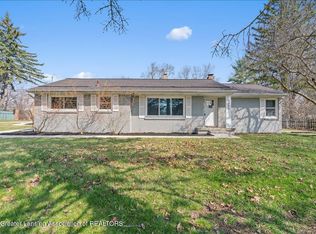 5350 Blue Haven Dr, East Lansing, MI 48823