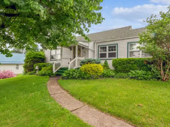 1145 Strawn Ave, New Kensington, PA 15068