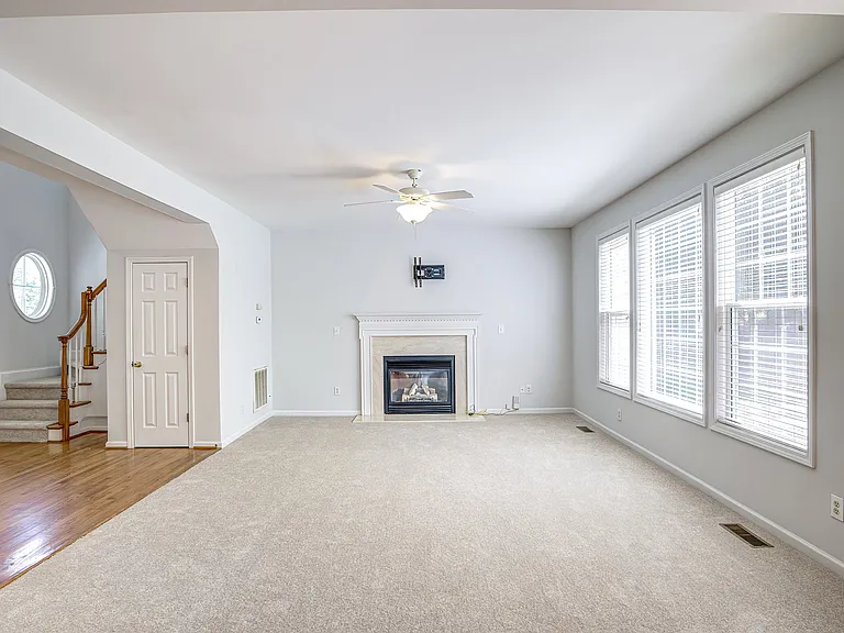 2103 Templeton Gap Dr — Photo 13