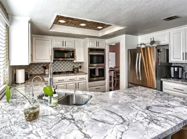 27360 Silverlakes Pkwy, Helendale, CA 92342
