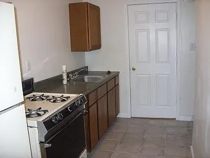 4326 Forest Ave #7 — Photo 12
