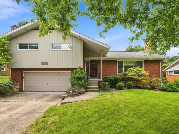 1108 Folkstone Dr, Pittsburgh, PA 15243