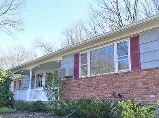 190 Lower Sheep Pasture Rd, East Setauket, NY 11733