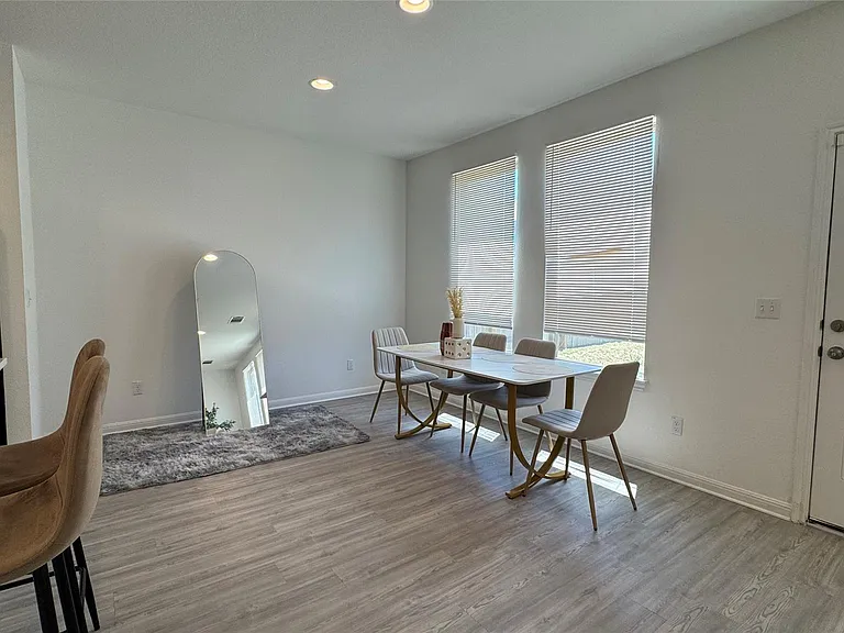 6915 Tiznow Ln — Photo 8