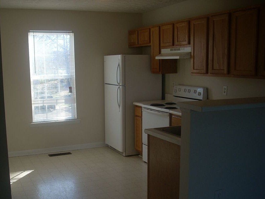 2nd image of 201 Evergreen Trl APT E