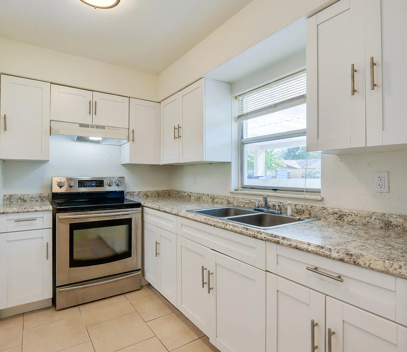 2 bed, 1.0 bath, 939 sqft, $1,650 — Photo 4