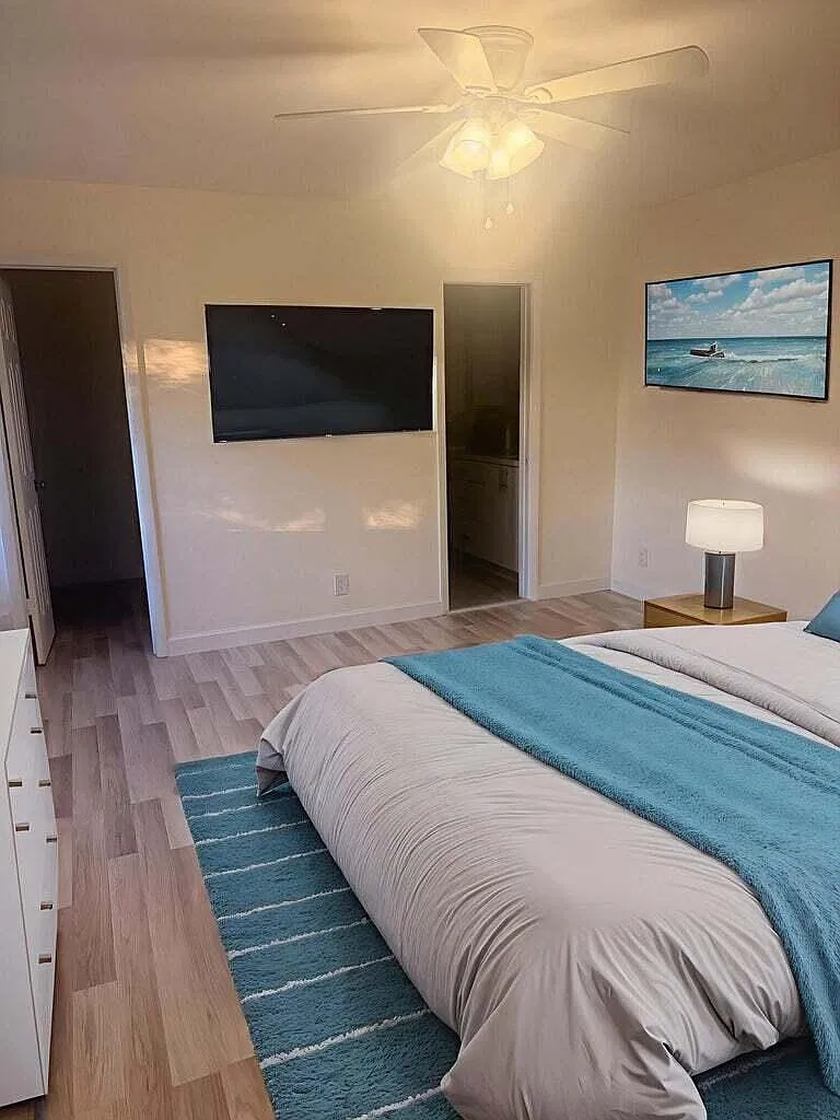 2 bed, 2.5 bath, 1384 sqft, $2,750 — Photo 3