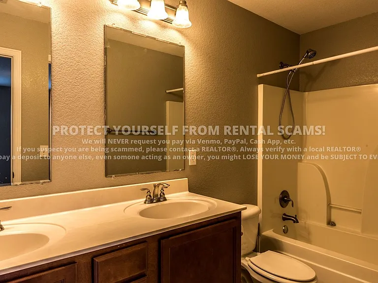 1137 S Holland Dr — Photo 6