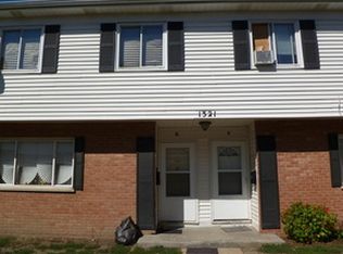 1321 Monomoy St APT E, Aurora, IL 60506