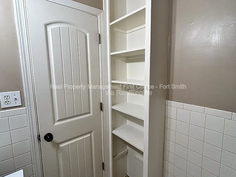 2301 S V St #6 — Photo 11