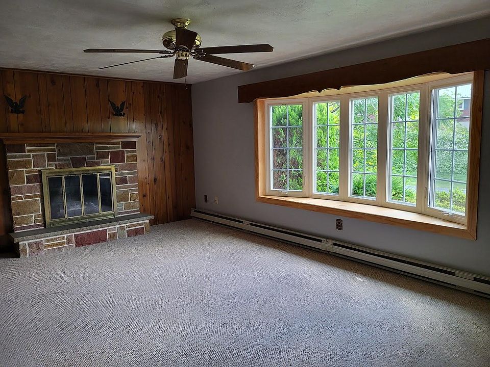 2nd image of 11 Pine Park Dr