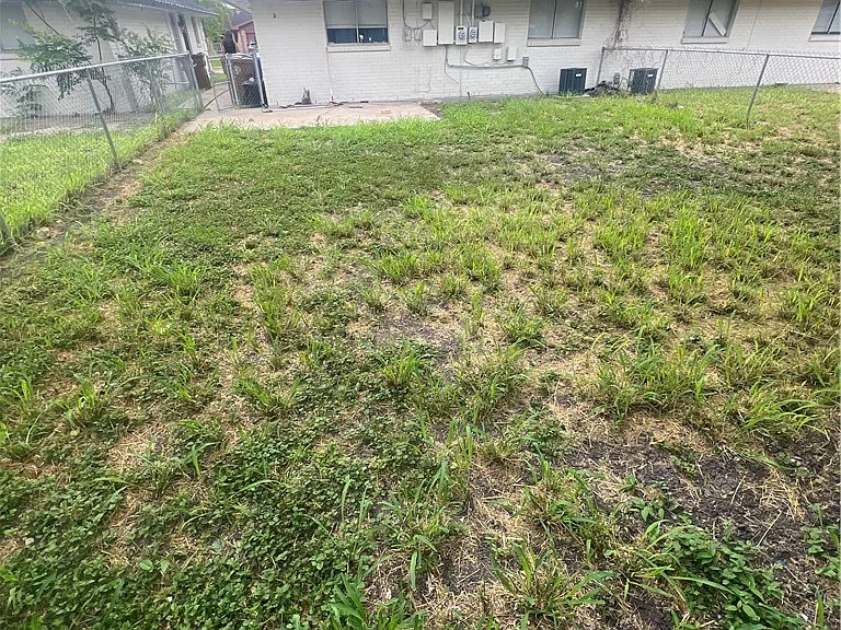 3620 La Paz Dr — Photo 2
