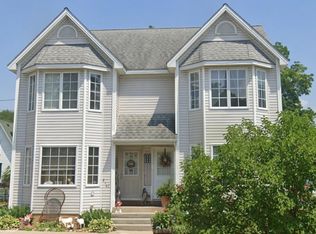216 N Hickory St, Owosso, MI 48867