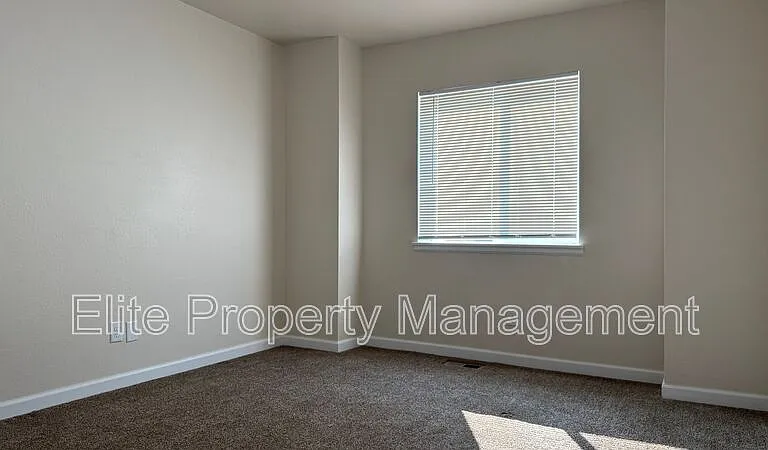983 S Palomar Dr — Photo 9