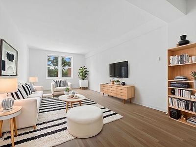 8455 Daniels St APT 3D, Jamaica, NY, 11435