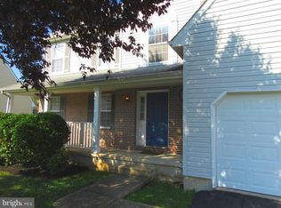 132 W Flagstone Dr, Newark, DE 19702