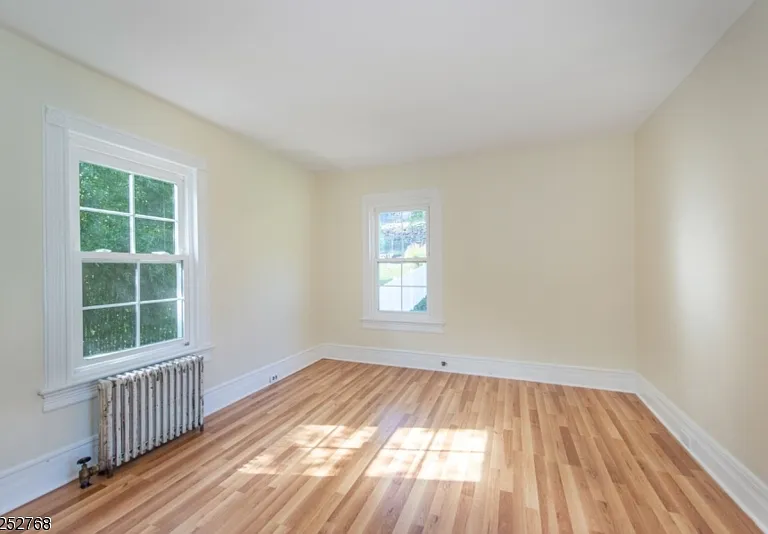19 Center Ave — Photo 21