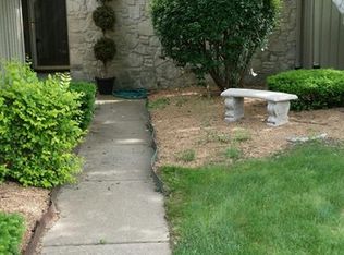 613 Conner Creek Dr, Fishers, IN 46038
