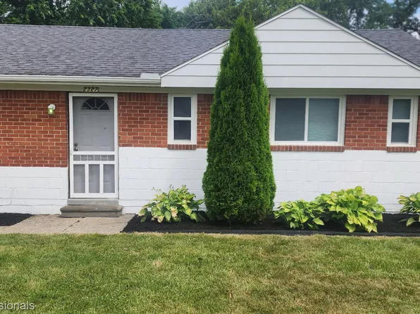 2327 Wildwood Circle Dr, Grand Blanc, MI 48439