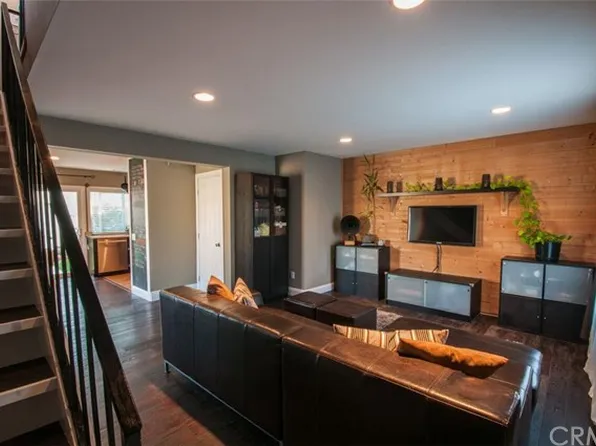 430 Carriage Dr #401, Santa Ana, CA 92707